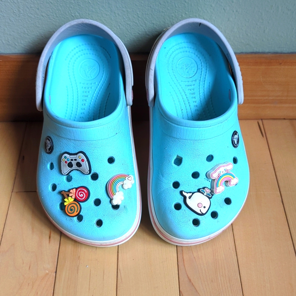 Crocs - free charms!